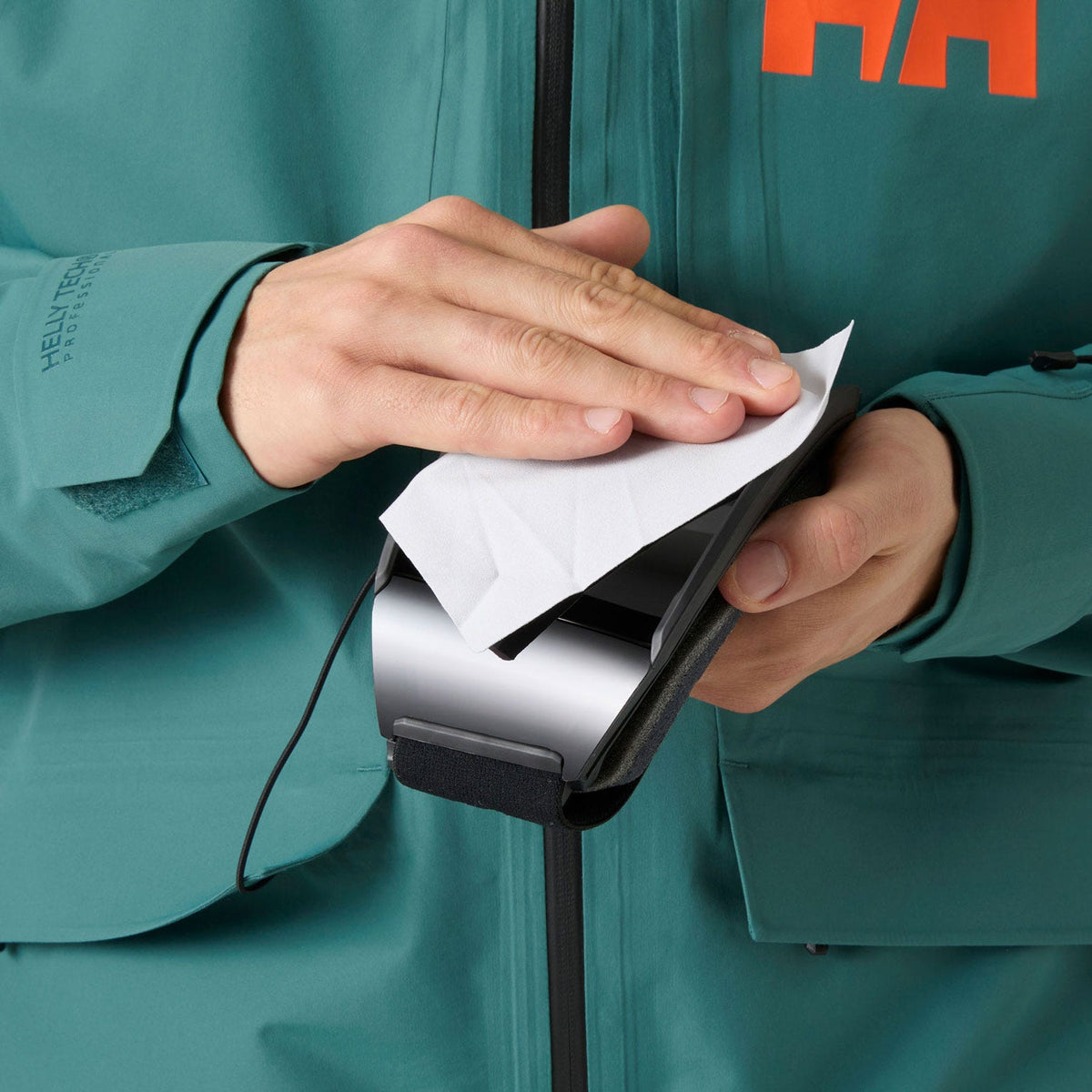 HH EMIKO SHELL JACKET 27